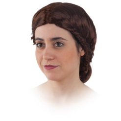 PELUCA CON TRENZADO LATERAL Y MOÑO